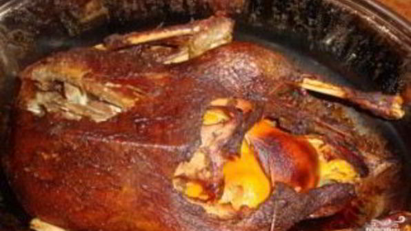 гусь с апельсинами, запеченный в духовке