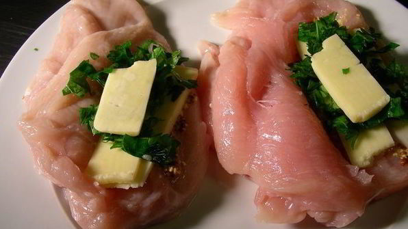 куриная грудка с горчицей и чеддером, запеченная в беконе