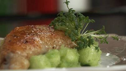 Куриная ножка, фаршированная грибами