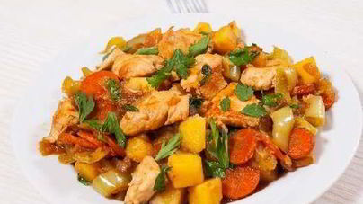 Куриное филе с летними овощами