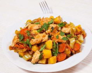 Куриное филе с летними овощами