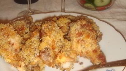 Куриные крылышки в панировке из хлебной крошки и сыра