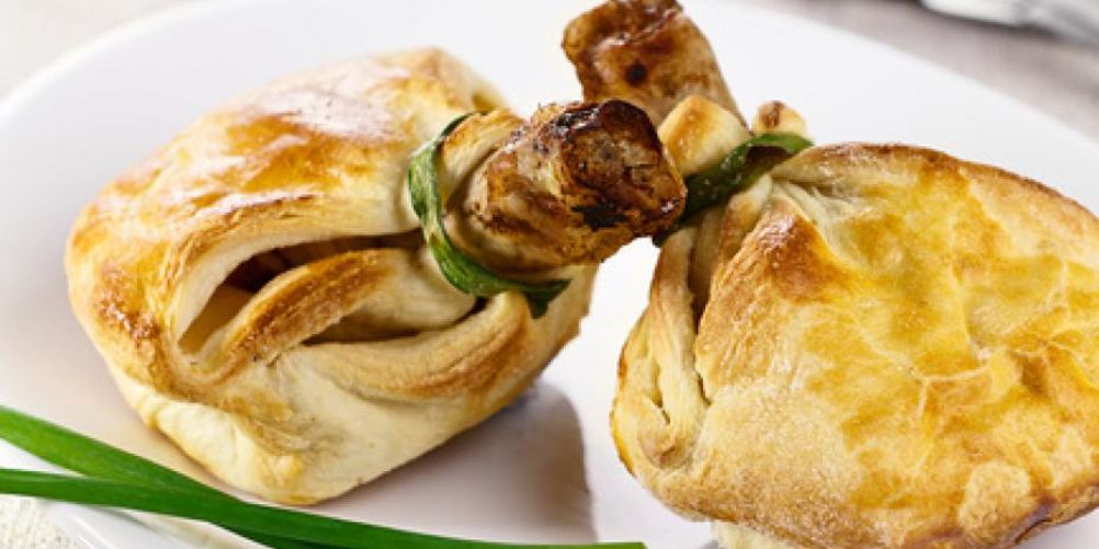 Рецепт куриные ножки, запеченные в мешочках из слоеного теста