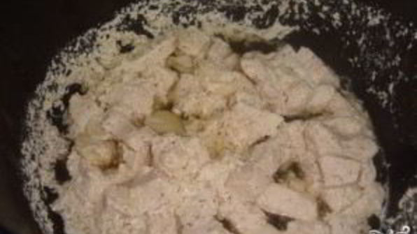 курица кусочками в мультиварке редмонд