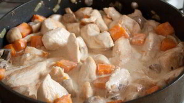 курица с тыквой и шампиньонами в сливках