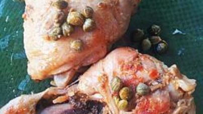 Курица тушеная с каперсами