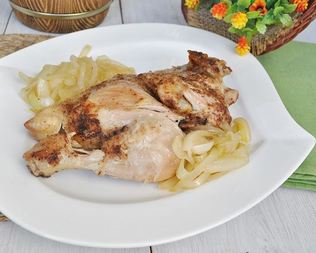 Курица в майонезе с луком в духовке