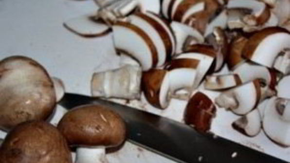 мясо в духовке с подливкой