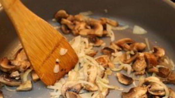 мясо в духовке с подливкой