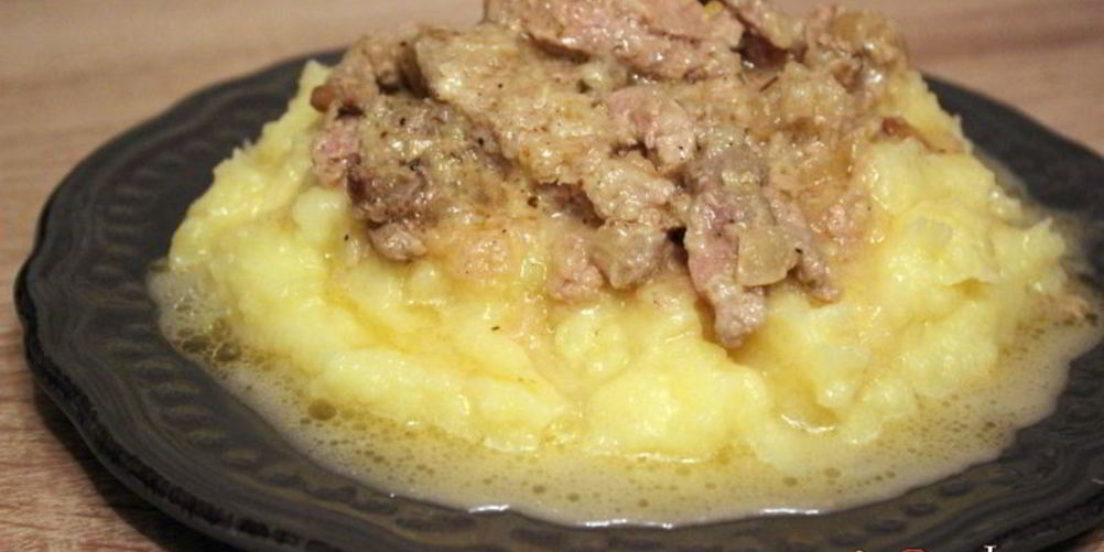 Рецепт очень вкусная свинина в сметанно-луковом соусе