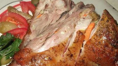 Пьяная рулька с морковью в пиве