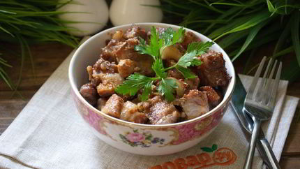 Свиная шея кусочками в духовке