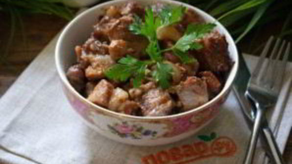 свиная шея кусочками в духовке