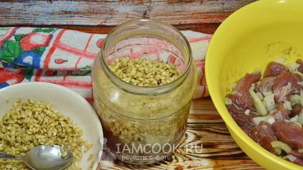 свиная тушенка с перловкой