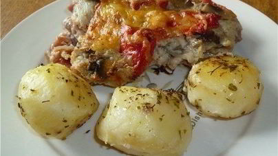 Свинина, запеченная с овощами под соусом Бешамель