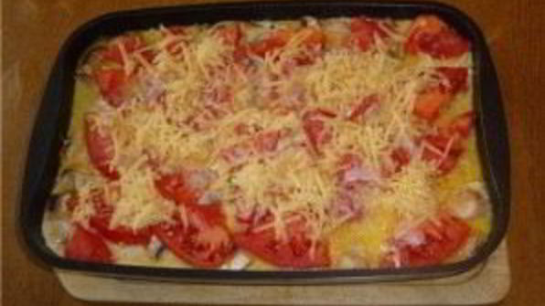 свинина, запеченная с овощами под соусом бешамель