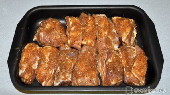 свиные ребрышки в луковом маринаде