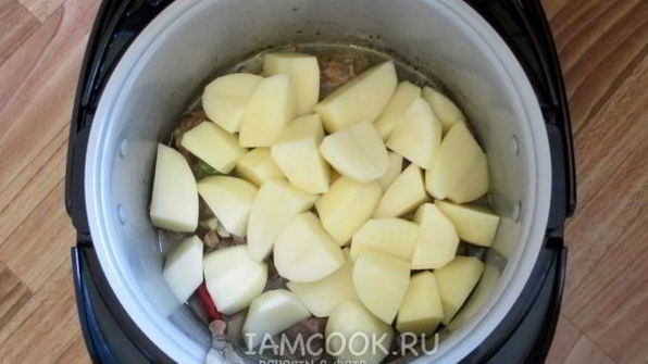 тушеная баранина с картошкой в мультиварке