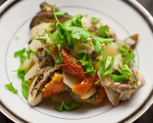 Тушеная курица с овощами