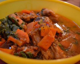 Тушеные свиные ребрышки в мультиварке