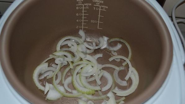 тушеные свиные ребрышки в мультиварке