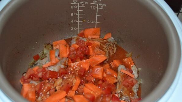 тушеные свиные ребрышки в мультиварке