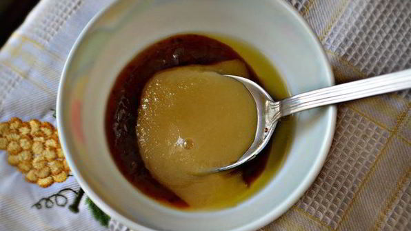 утка, фаршированная тыквой с яблоками и запеченная в медовом соусе