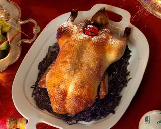 Утка с красной капустой