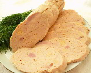 Вареная куриная колбаска