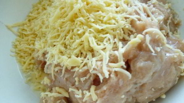 вареная куриная колбаска