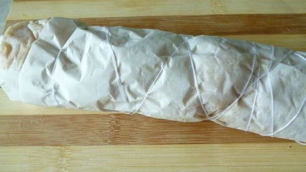 вареная куриная колбаска