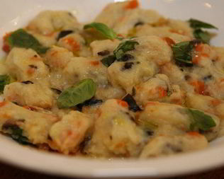 Ньокки с морковью и оливками