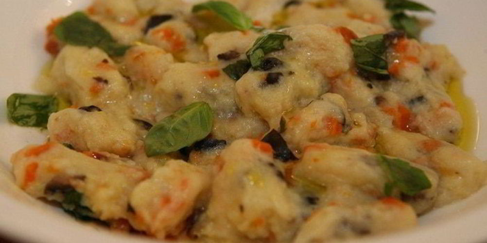 Рецепт ньокки с морковью и оливками