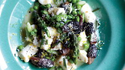 Ньокки со сморчками в соусе из голубого сыра