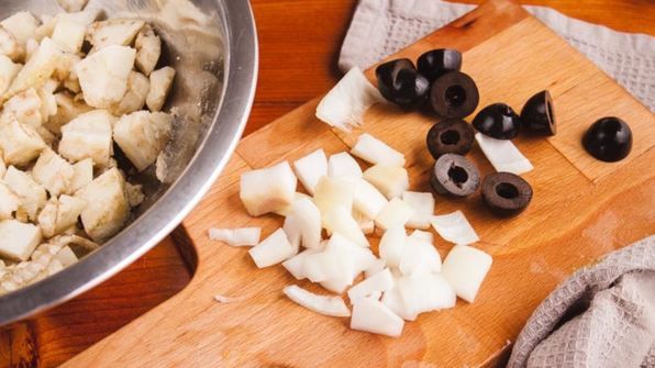 баклажаны, фаршированные рубленой говядиной и каперсами