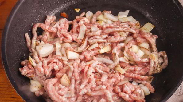 баклажаны, фаршированные рубленой говядиной и каперсами