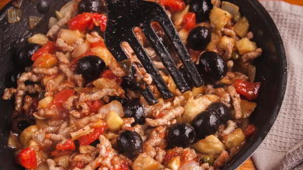 баклажаны, фаршированные рубленой говядиной и каперсами