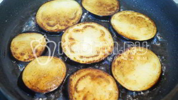 баклажаны с помидорами и сыром меладжо