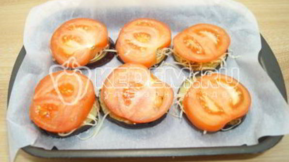 баклажаны с помидорами и сыром меладжо