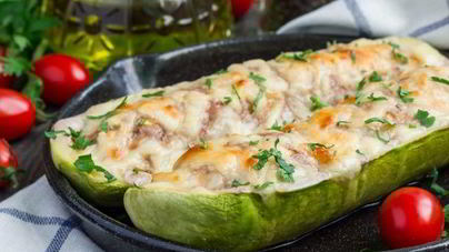 Фаршированные кабачки с чесноком и зеленью в духовке