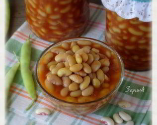 Фасоль в томатном соусе