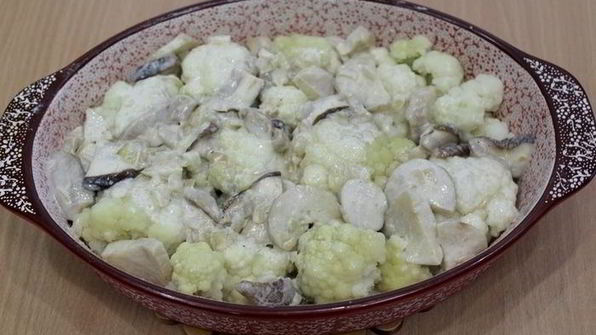 гратен с цветной капустой и белыми грибами