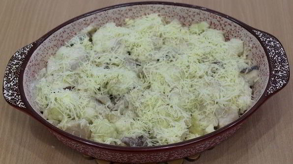 гратен с цветной капустой и белыми грибами