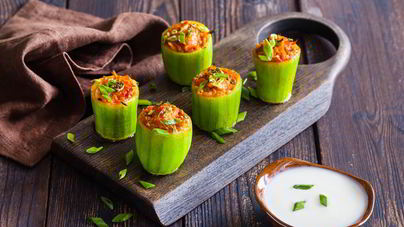 Кабачки, фаршированные овощами