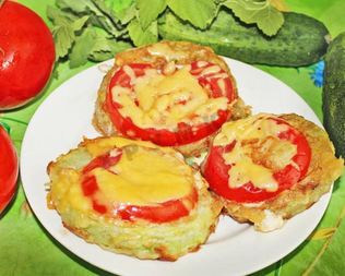 Кабачки с колбасой и сыром