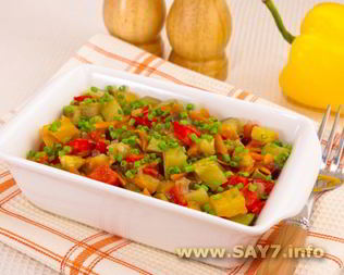 Кабачки, тушенные с болгарским перцем