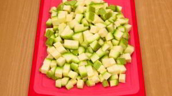 кабачки, тушенные с болгарским перцем