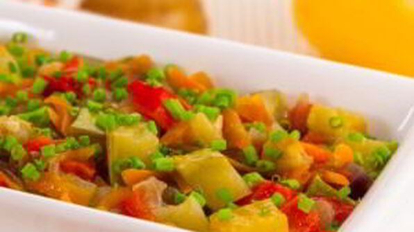 кабачки, тушенные с болгарским перцем