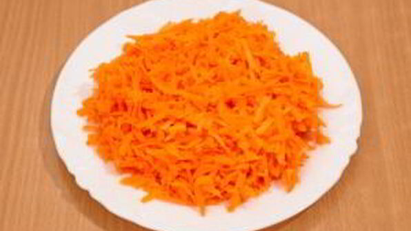 капуста, тушенная со свининой и помидорами