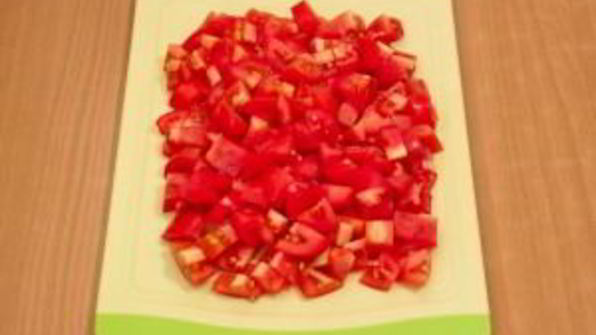 капуста, тушенная со свининой и помидорами